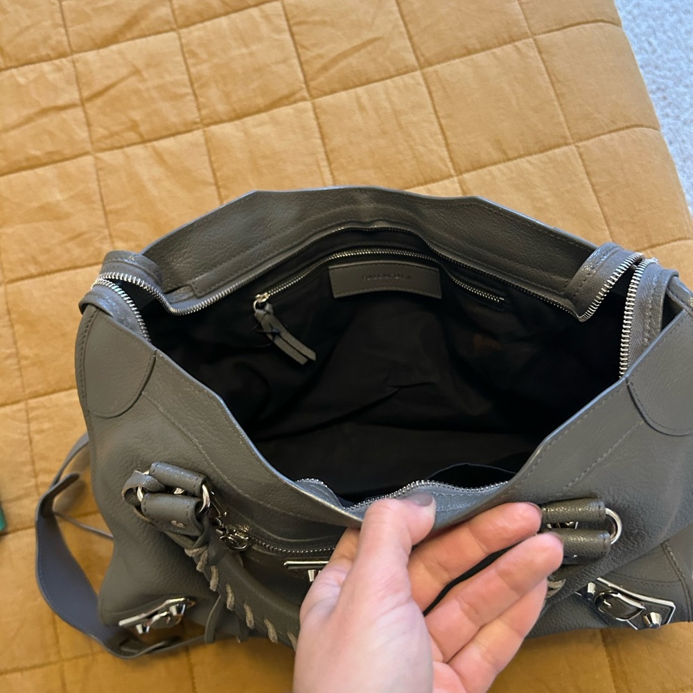 Balenciaga “Classic City” Leather Tote - Picture 3 of 4